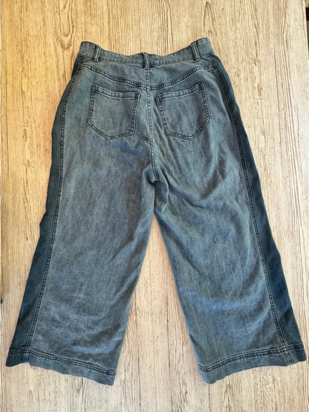 Who What Wear Wide-Leg Crop Jeans in Washed Blue with Side Detail 6 - Picture 3 of 10